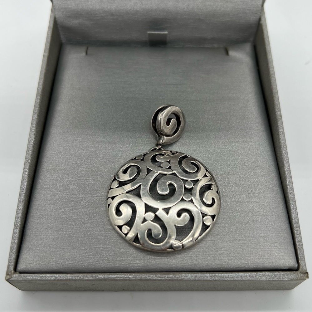 Charleston Creation Round Sterling Silver Necklace Pendant Jewelry SX925